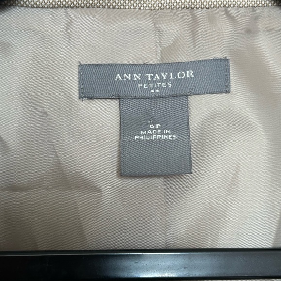 Blazer - Picture 2 of 4